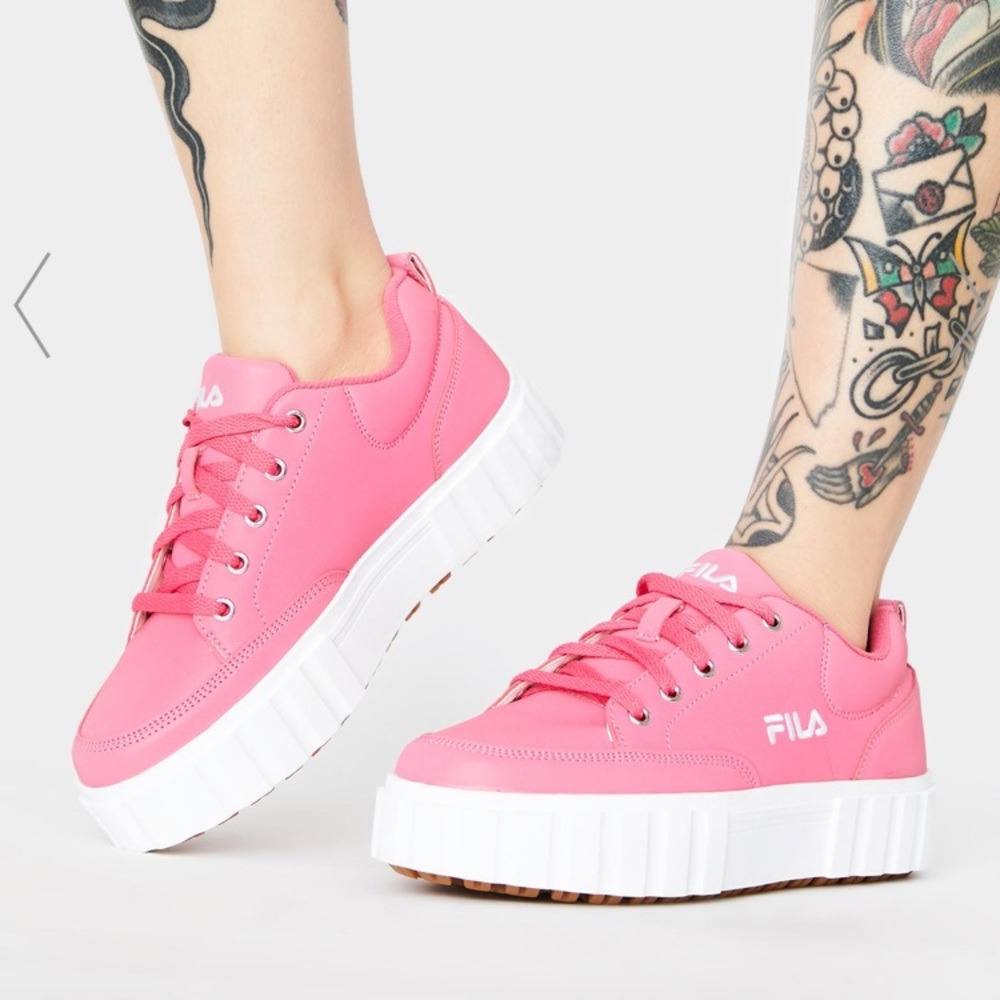 ⭐️BOGO1/2 Fila low top platform sneakers